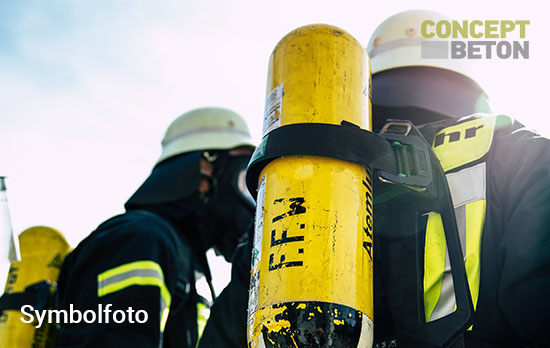 Schon wieder ein Brand bei Blechgaragen